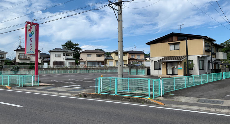 綾こどもクリニック外観写真
